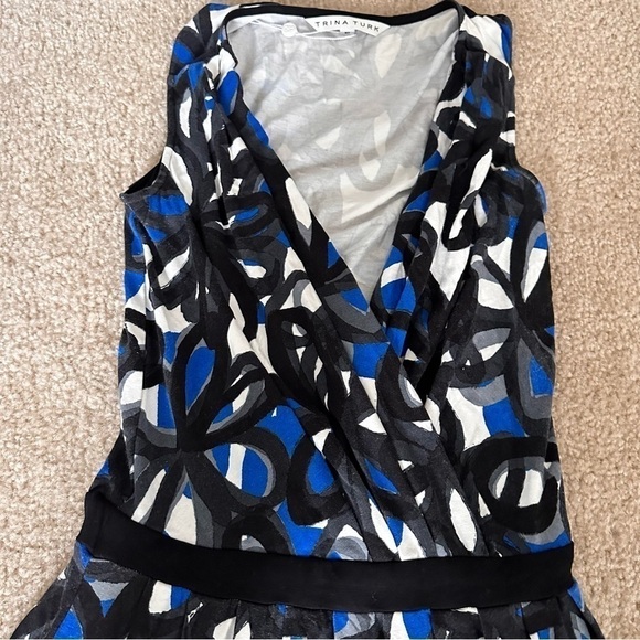 EUC Women’s Trina Turk Printed Sleeveless Dress! - Picture 3 of 6
